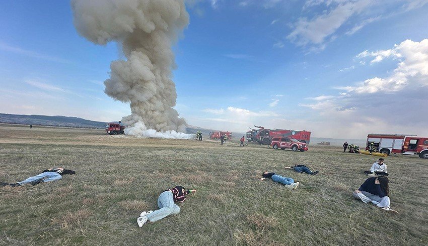 usak-universitesi-sivil-havacilik-myo-havalimanindaki-kaza-kirim-ve-yangin-tatbikatina-katildi