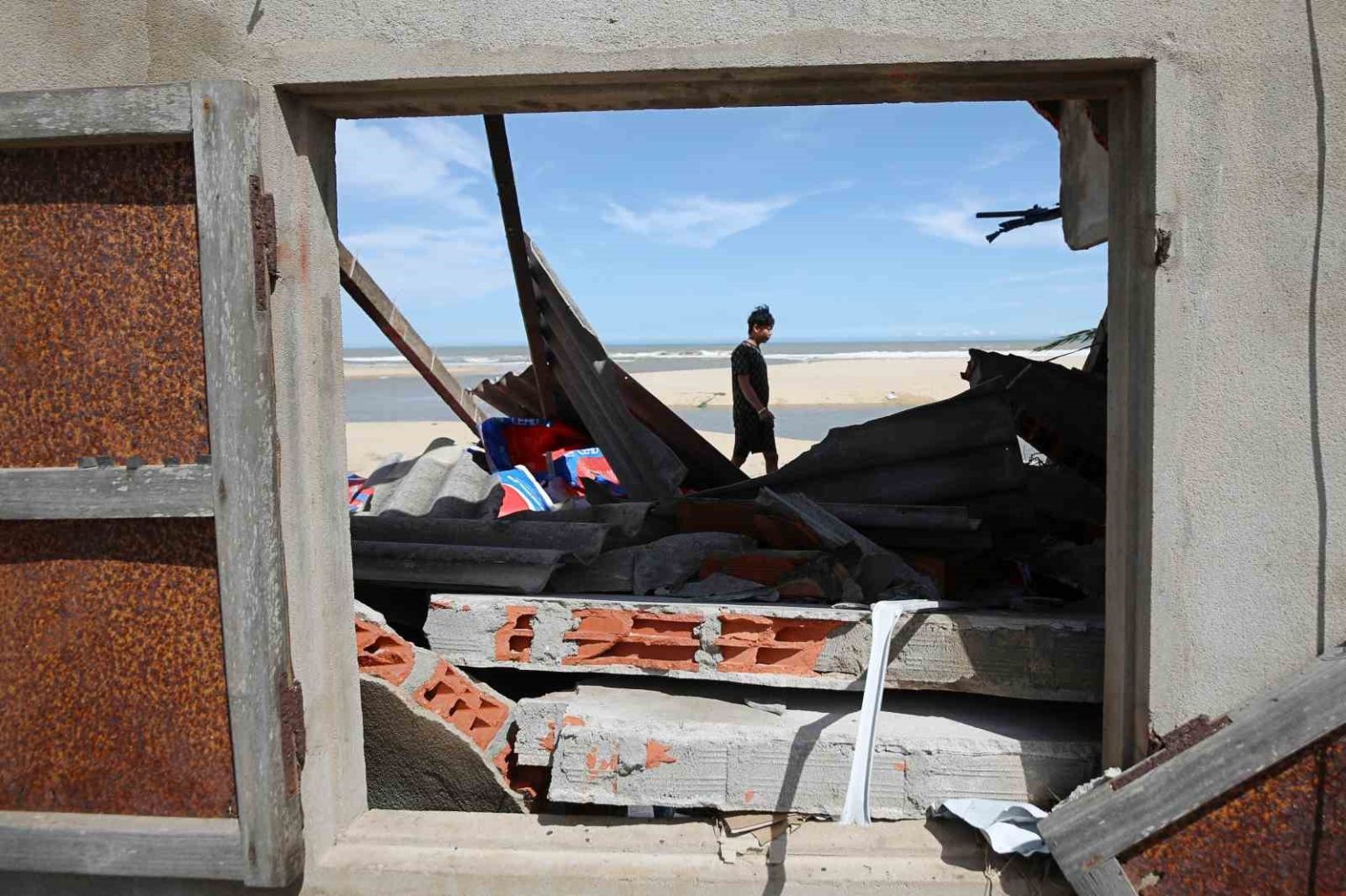 vietnami-vuran-kalmaegi-tayfununda-5-kisi-hayatini-kaybetti