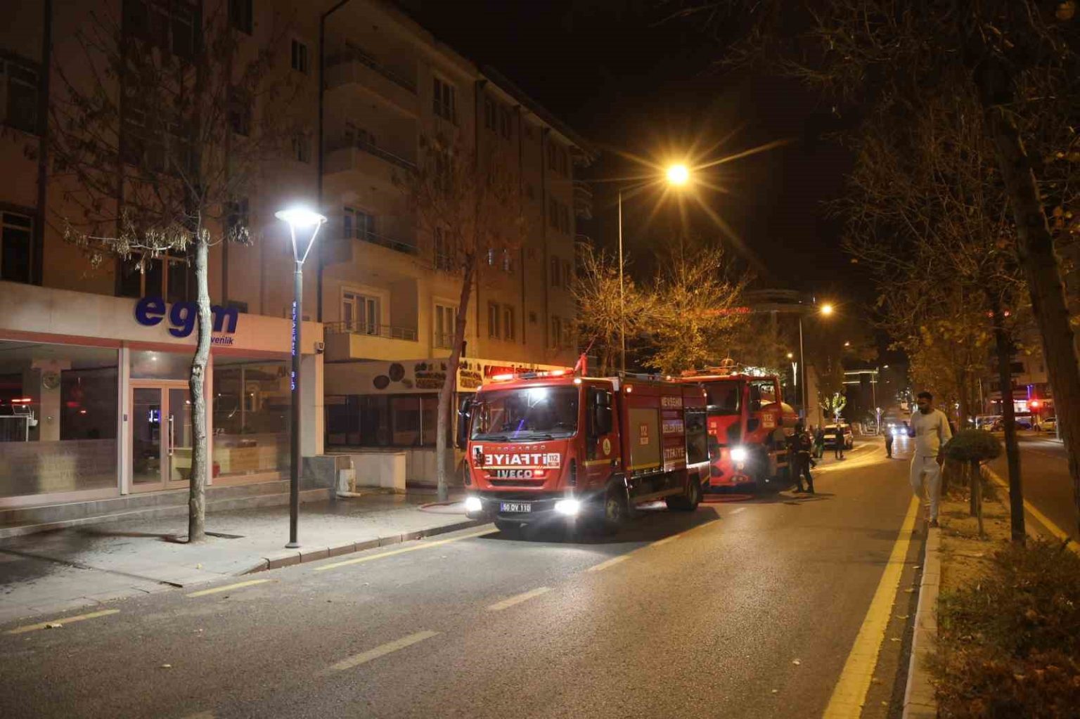 yangin-bitti-kavga-basladi