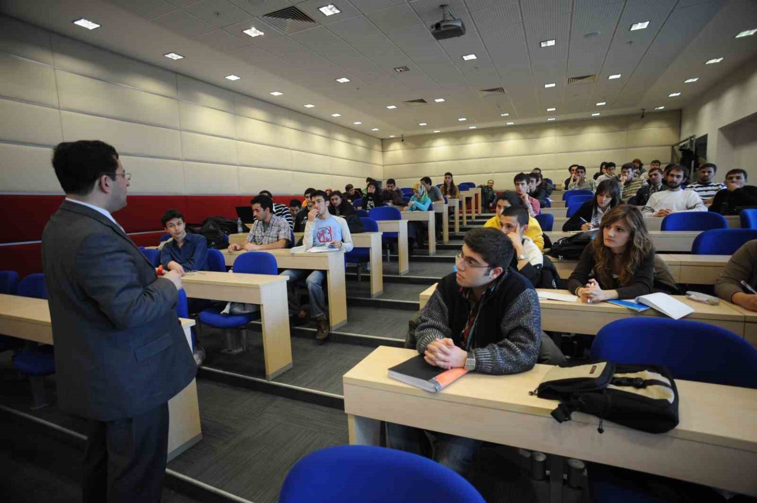 yok-ogrenci-ve-akademisyen-istatistiklerini-acikladi