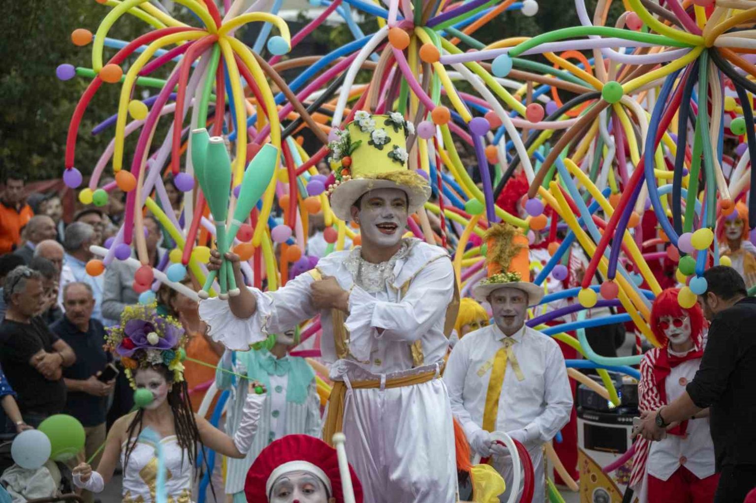 4-ulusulararasi-tarsus-festivali-renkli-goruntulerle-basladi