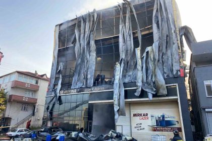 6-kisinin-oldugu-patlamaya-iliskin-kacma-hazirligi-yapan-is-yeri-sahibi-yakalandi-oglu-araniyor