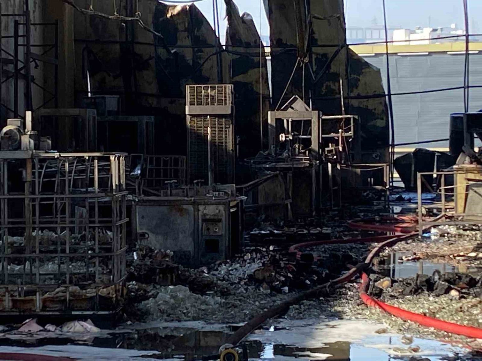 6-kisiye-mezar-olan-yanginin-tanigi-icerde-cocuklar-ve-kadinlar-bagiriyordu