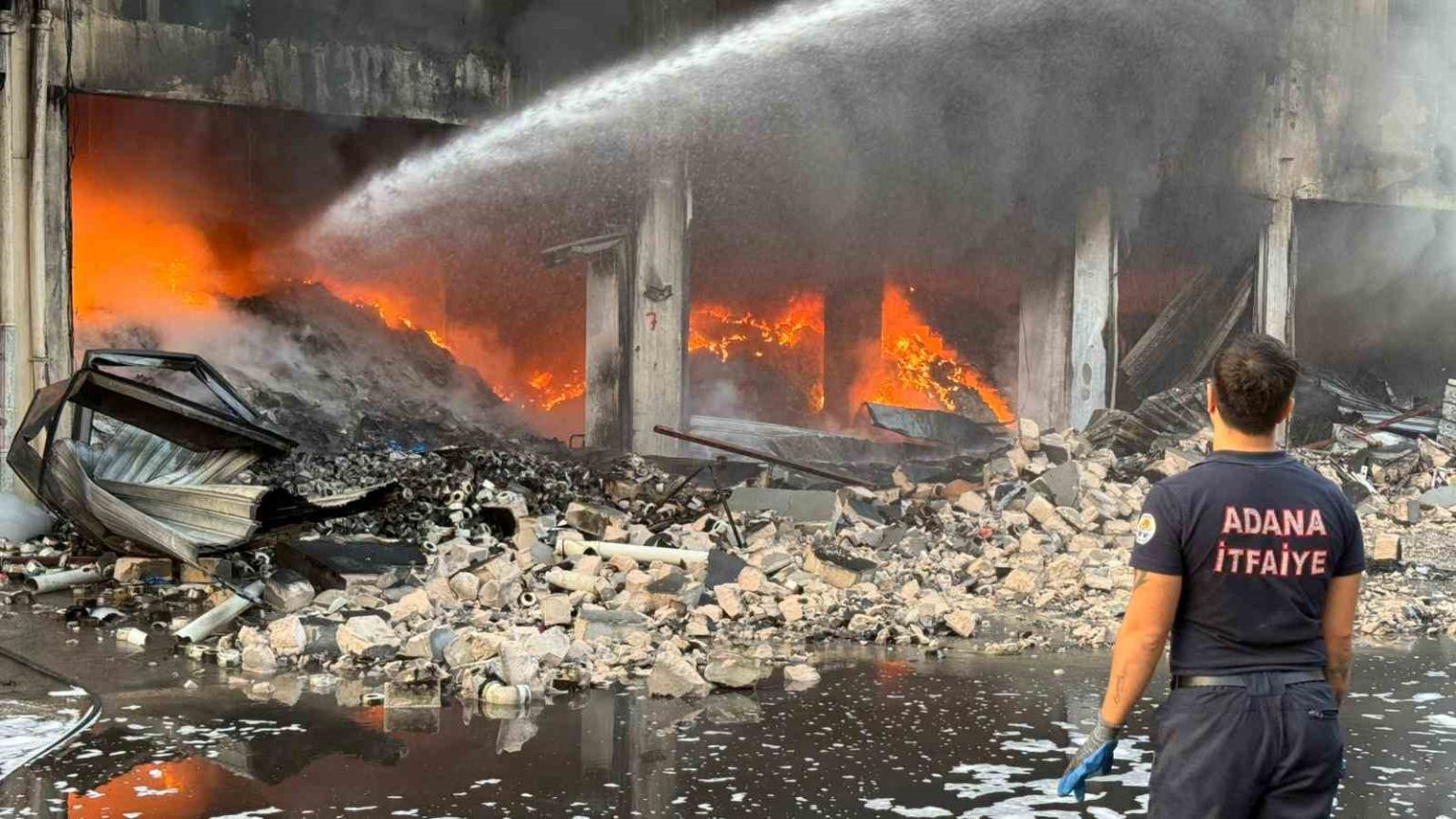 adanada-hirdavat-dukkaninda-cikan-yangin-kontrol-altina-alindi