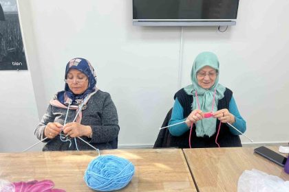 alzheimera-karsi-orgu-oruyorlar