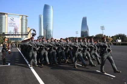 azerbaycan-karabag-zaferinin-5-yilini-askeri-gecit-toreniyle-kutladi