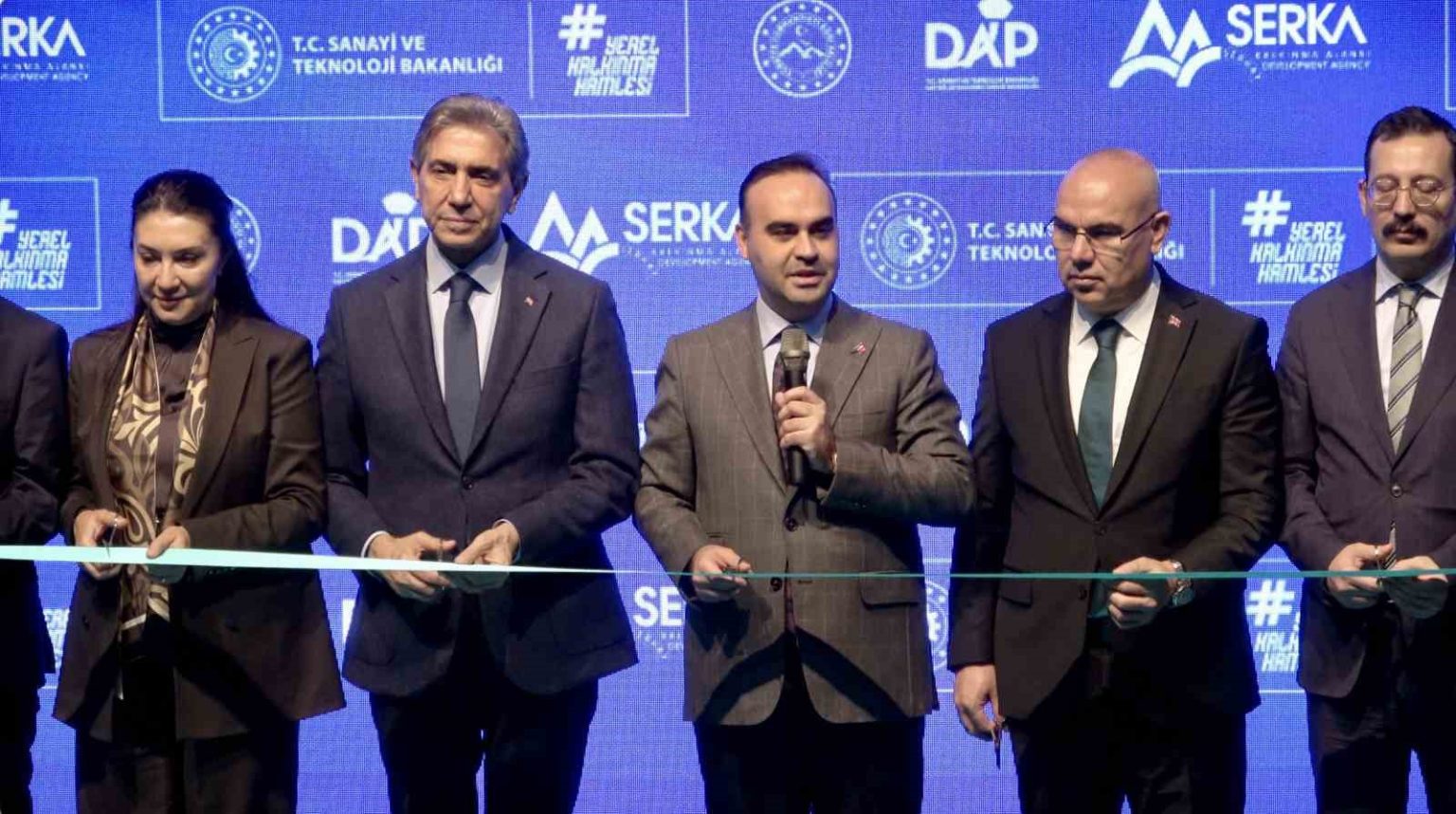 bakan-kacir-turkiye-yuzyilini-kararlilikla-insa-ediyoruz