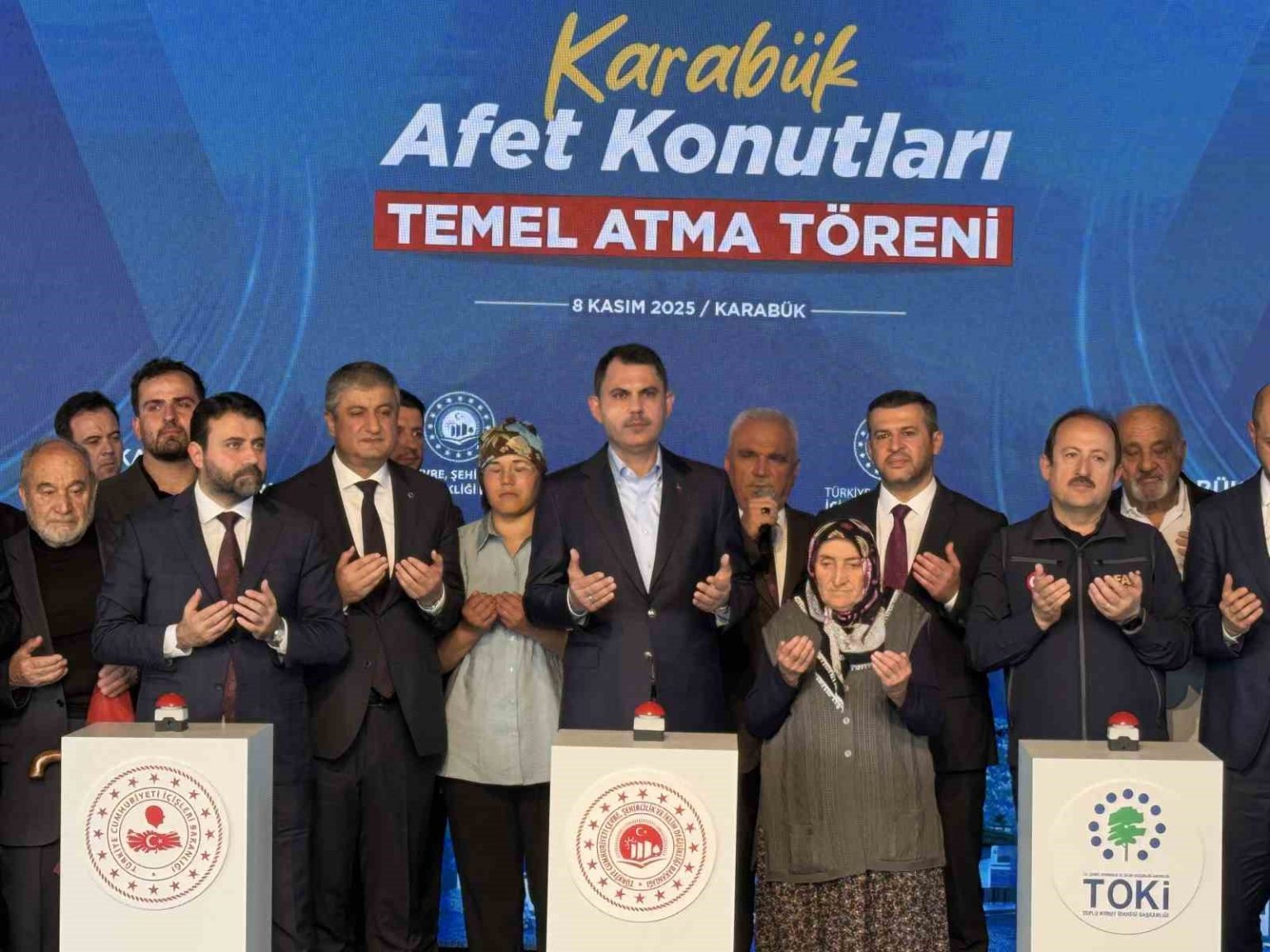bakan-kurum-cumhurbaskanimizin-liderliginde-dunyada-esi-benzeri-gorulmemis-bir-insa-seferberligi-yurutuyoruz