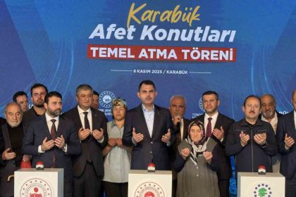bakan-kurum-cumhurbaskanimizin-liderliginde-dunyada-esi-benzeri-gorulmemis-bir-insa-seferberligi-yurutuyoruz