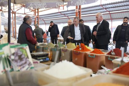 baskan-balaban-lalelide-pazarcilarla-bulustu