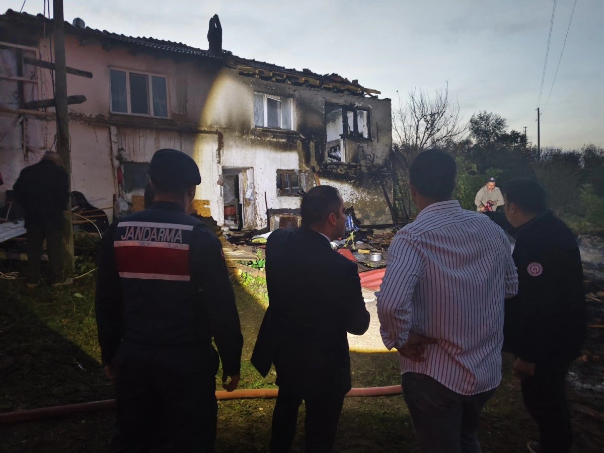 bilecikte-ev-yangini-kontrol-altina-alindi