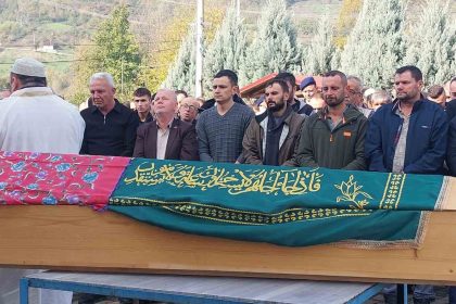 bu-aciya-yurek-dayanmaz-minicik-beden-kocaman-tabut