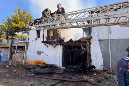 burdurda-cikan-yanginda-yasli-cift-hayatini-kaybetti