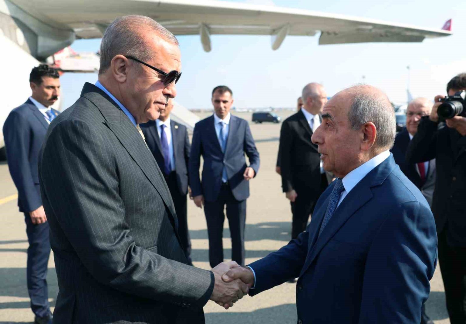 cumhurbaskani-erdogan-8-kasim-zafer-gunu-kutlamalarina-katilmak-uzere-azerbaycanda