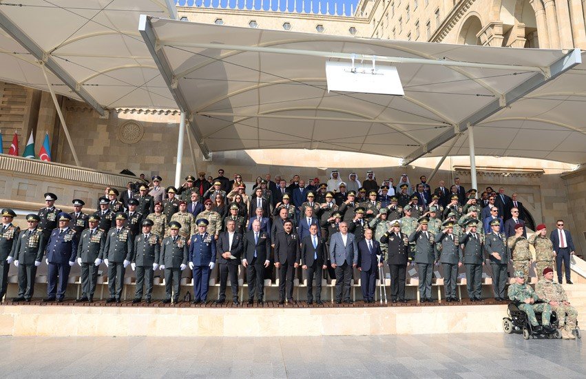 cumhurbaskani-erdogan-karabag-zaferini-kafkasyada-kalici-barisa-giden-yolun-kilometre-tasi-olarak-goruyoruz