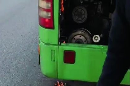 denizlide-yanmaya-baslayan-halk-otobusunde-facia-ucuz-atlatildi