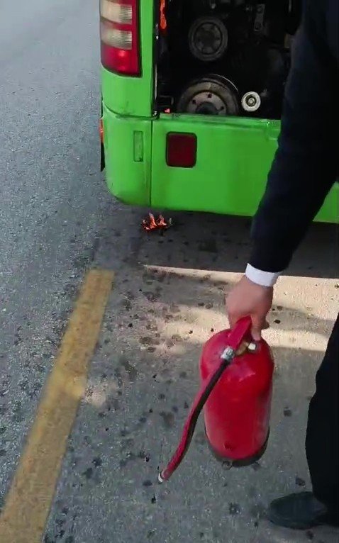 denizlide-yanmaya-baslayan-halk-otobusunde-facia-ucuz-atlatildi