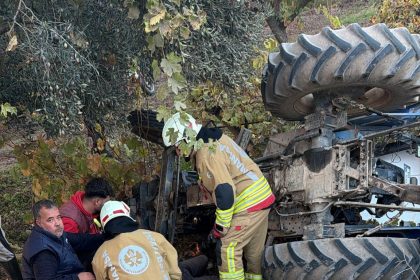 devrilen-traktorun-altinda-kalan-ciftci-hayatini-kaybetti