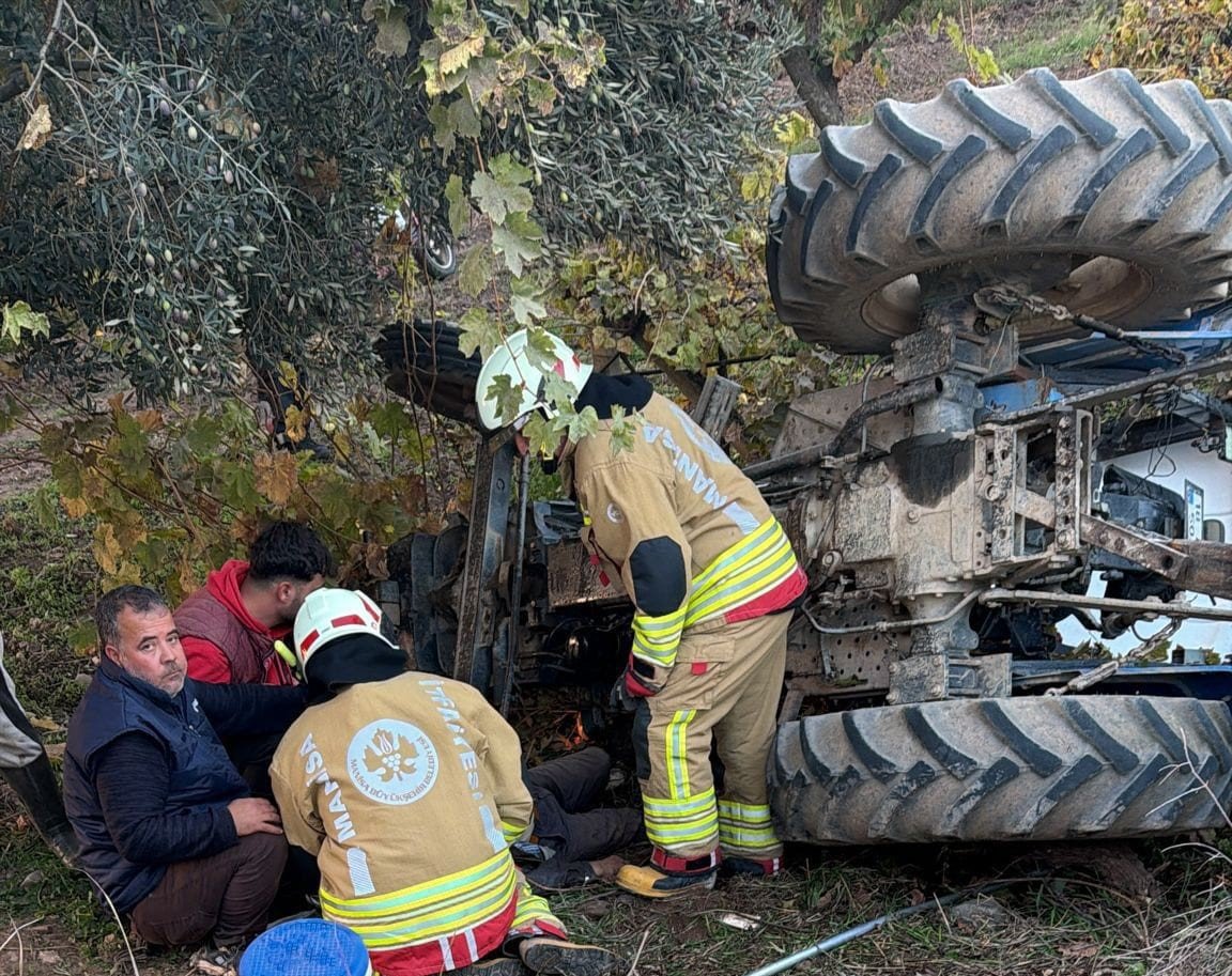 devrilen-traktorun-altinda-kalan-ciftci-hayatini-kaybetti