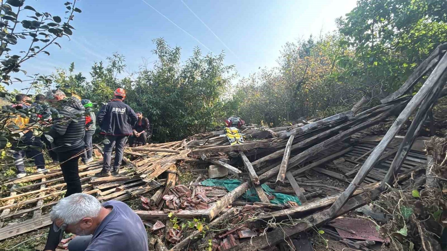 duzcede-ahsap-yapi-coktu-1-olu