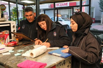 erzincanda-kafeterya-ve-tatli-uretim-yerlerine-zabita-denetimi