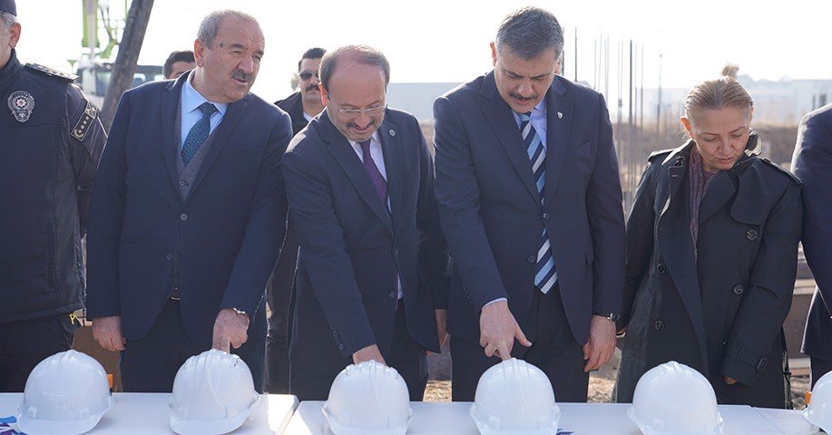 etu-spor-bilimleri-fakultesinin-yeni-hizmet-binasinin-temeli-atildi