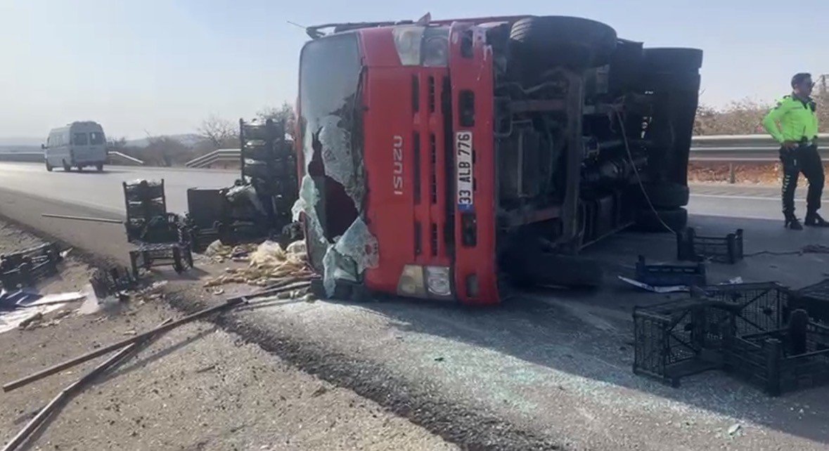 gaziantepte-zincirleme-kaza-9-yasindaki-cocuk-kurtarilamadi