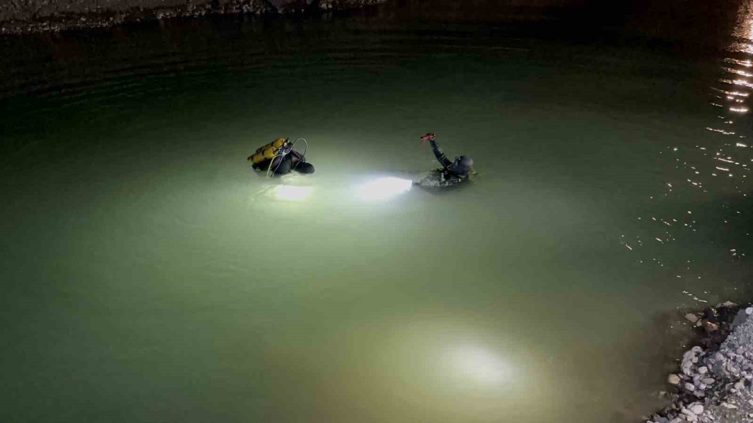 golete-dusen-kamyonet-ekipleri-harekete-gecirdi