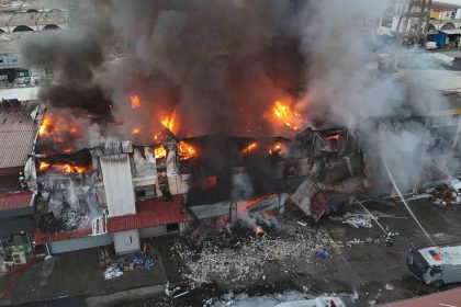 hirdavat-dukkaninda-cikan-yangini-sondurme-calismalari-devam-ediyor-yangin-havadan-goruntulendi