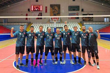 ilk-kez-katildiklari-turnuvada-ceyrek-finale-yukseldiler