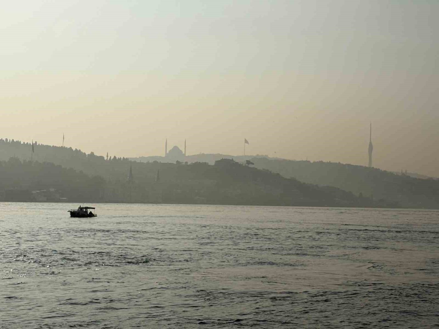 istanbulda-sis-bogaz-cevresinde-etkili-oluyor