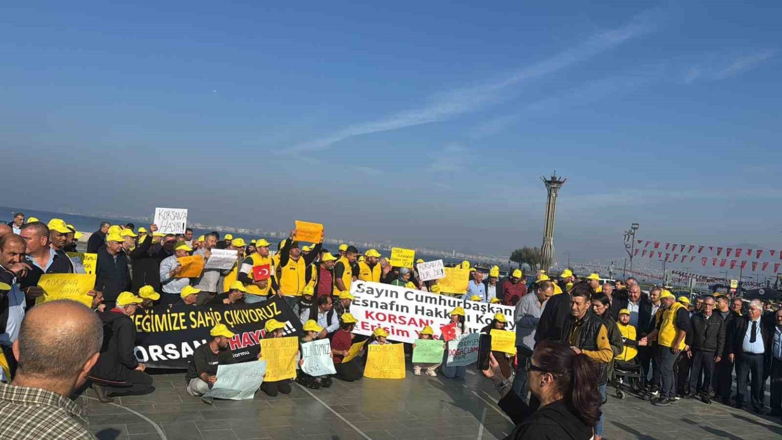 izmirde-taksicilerden-korsana-hayir-konvoyuna-baskandan-sartli-destek