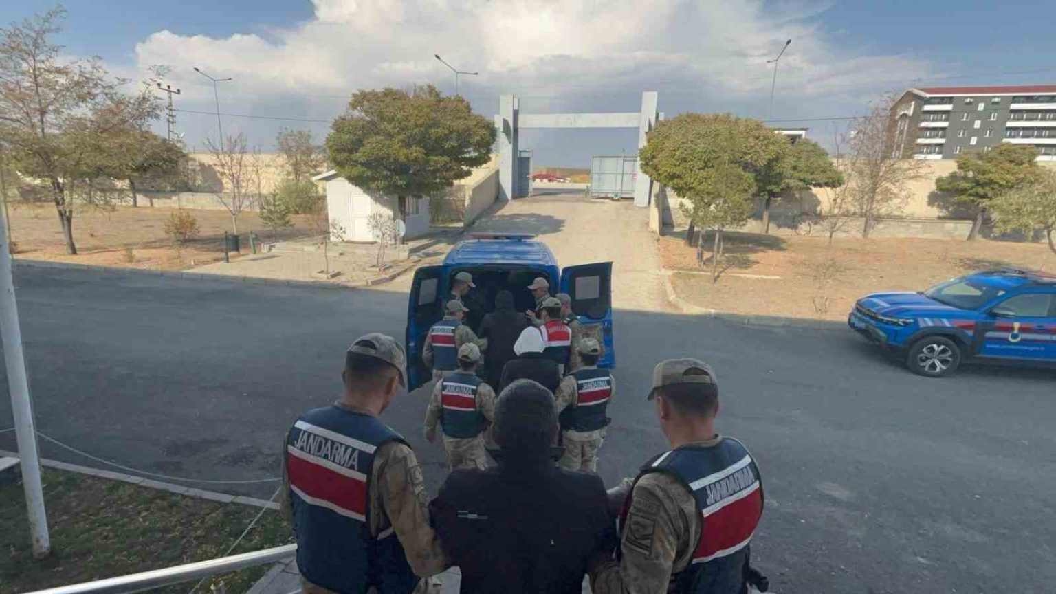 jandarmadan-kacak-kazi-operasyonu