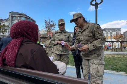 kadin-kolluk-gucleri-alana-indi-yuksekovada-polis-jandarma-bekci-ve-zabitadan-kadina-yonelik-siddetle-mucadele-seferberligi