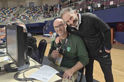 kadinlar-basketbol-super-ligi-macinda-anonscu-olmayinca-gorev-gazeteciye-dustu