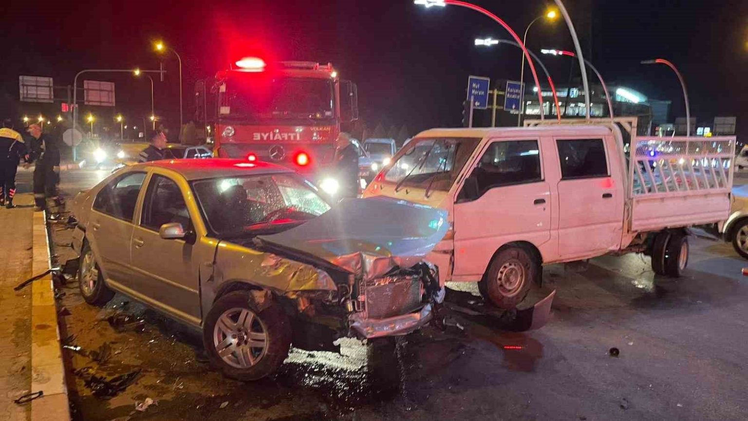 karamanda-uc-arac-kavsakta-carpisti-1-yarali