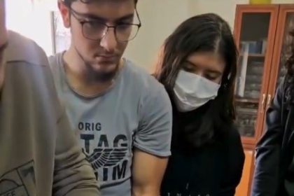 karsta-yarali-bozayinin-tedavisi-yapiliyor