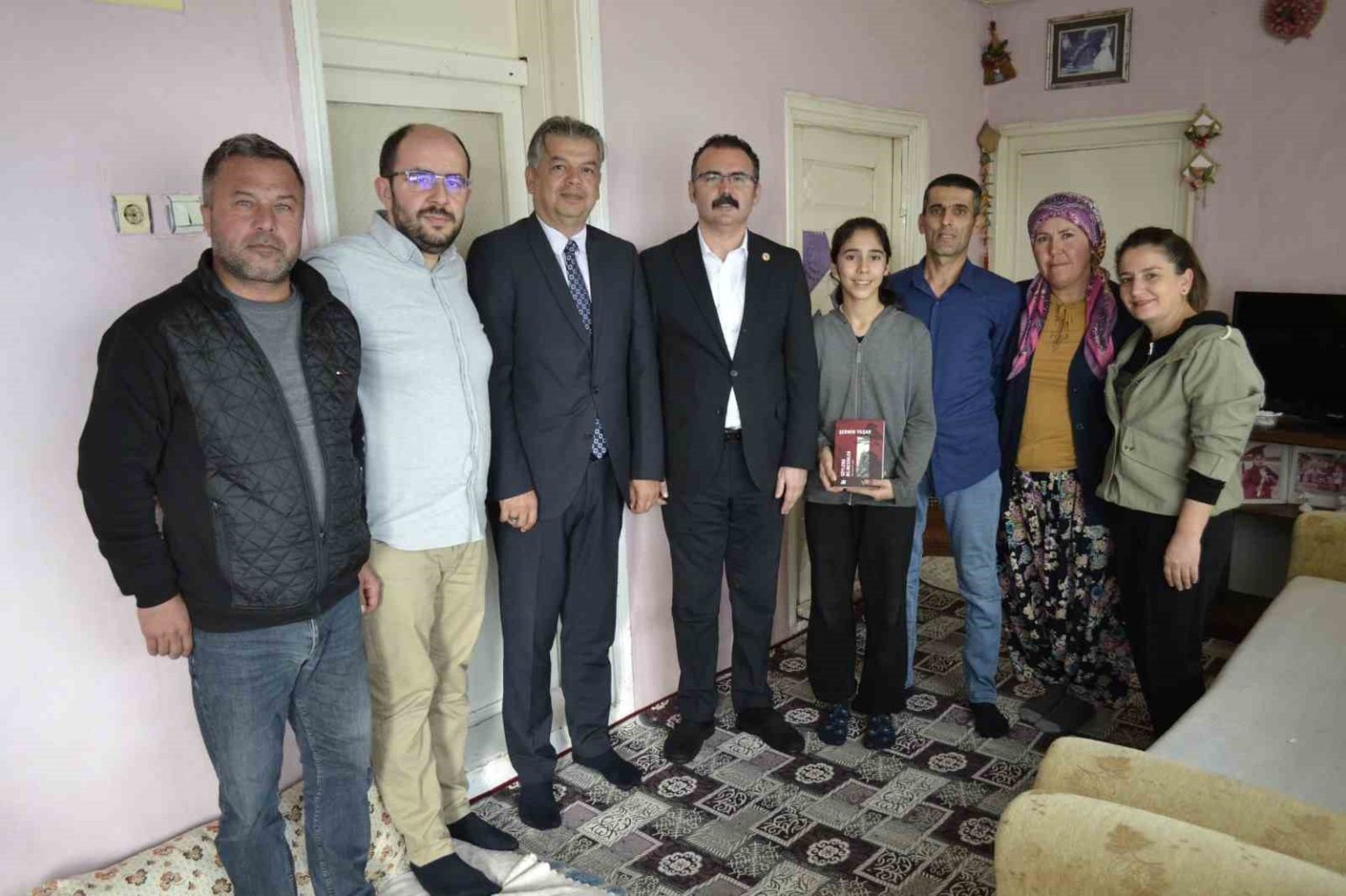 kaymakam-ates-ogrencilerin-misafiri-oldu