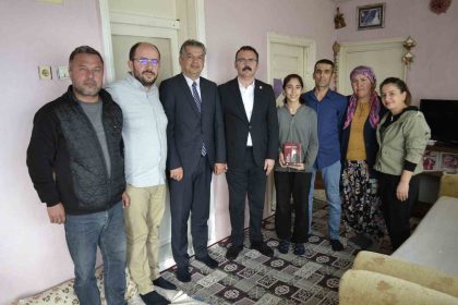 kaymakam-ates-ogrencilerin-misafiri-oldu