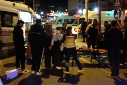 kazaya-karisan-surucu-araci-birakip-kacti-3-yarali