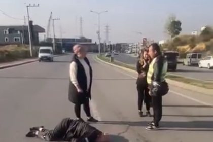 kocaelide-otomobil-yayalara-carpip-refuje-cikti-1i-agir-2-yarali