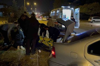 kontrolden-cikan-otomobil-refuje-carpti-1-yarali