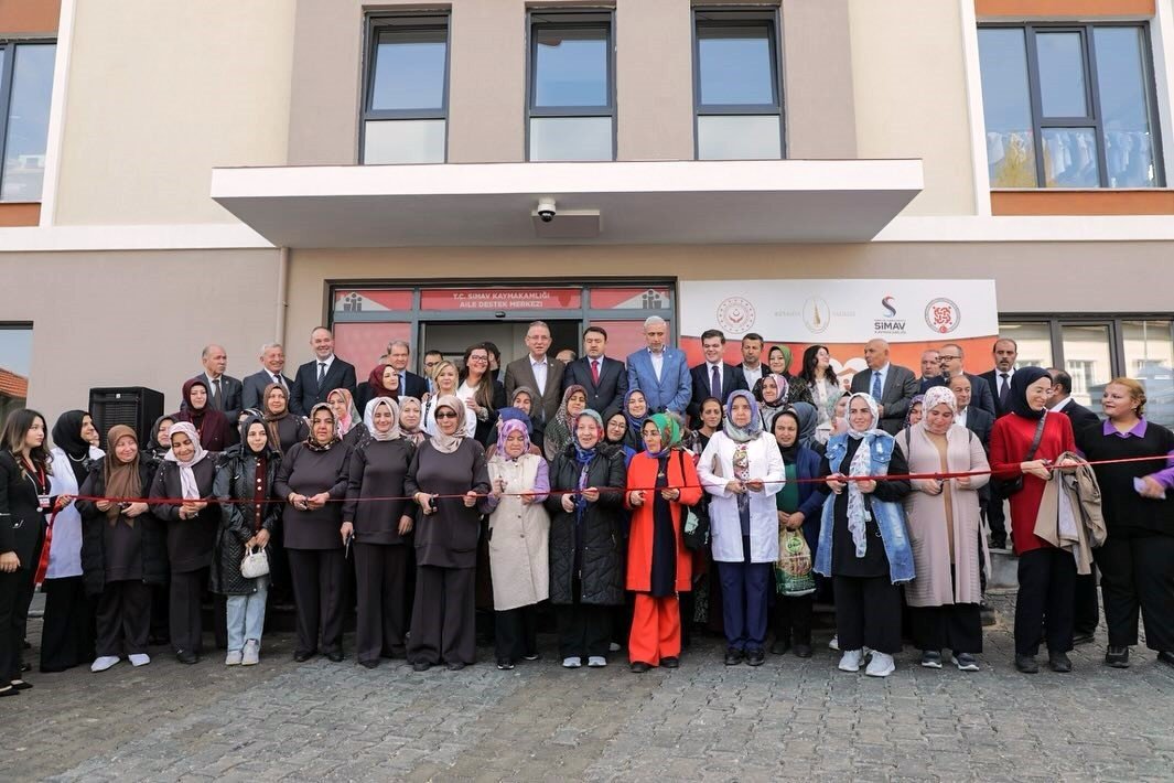 kutahya-valisi-isin-kadinlarimiz-toplumun-diregidir