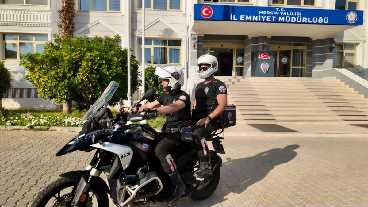 motosikletli-polis-timleri-gorevde-40-bin-kisiyi-kontrol-etti