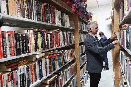 mugla-buyuksehirin-kitap-kampanyasina-yogun-ilgi