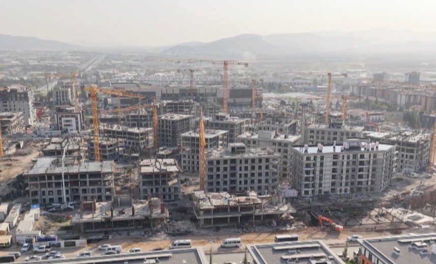 onikisubat-stadyumunun-yerine-deprem-konutlari-yukseliyor