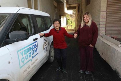 ozel-gereksinimli-birey-sebahattin-evinin-bulundugu-sokakta-rahatca-yuruyebilsin-diye-yollar-asfaltlandi