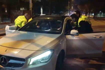 polis-ekiplerinden-kacmaya-calisan-alkollu-surucu-63-bin-911-tl-ceza-yedi