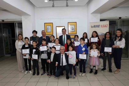 rifat-ilgazin-oksuz-civcivi-cocuklarin-karikaturlerinde-hayat-buldu