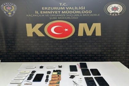 sinava-duzenekle-girmeye-calisan-5-sahis-yakalandi